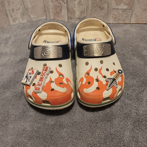 CROCS Other - CROCS NARUTO Kids Cream and Orange Flame Slippers